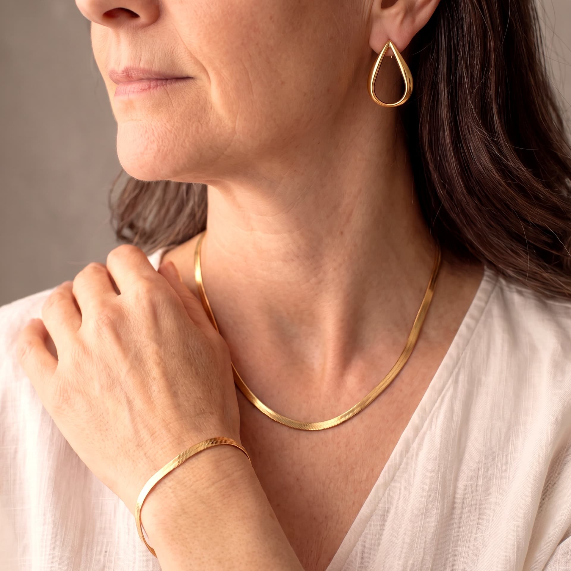 Conjunto Collar, Pulsera y Pendientes Goldie